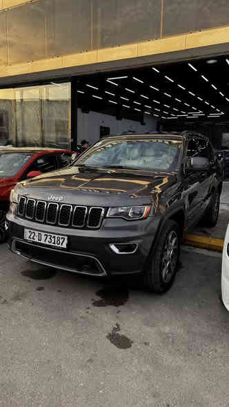 جيب لاريدو 2021 
سياره حلوه ونضيفه ضررها حيل بسيط براس البوند صبغ موضح بالصور وملاحضات بارد كدام العين سياره فول مواصفات عدا الفتحه 
محرك 6 سلندر كير ومحرك شرط على وضع الشركه السياره ماشيه 70 الف حقيقي سعر 240 بيها مجال مكان السياره موصل شارع البراوي المعارض الجديده معرض العابد 
***********
***********
