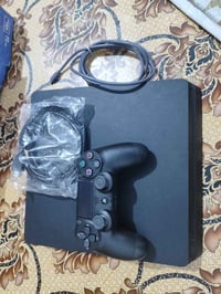 بلي 4 • جديد • بالكرتون