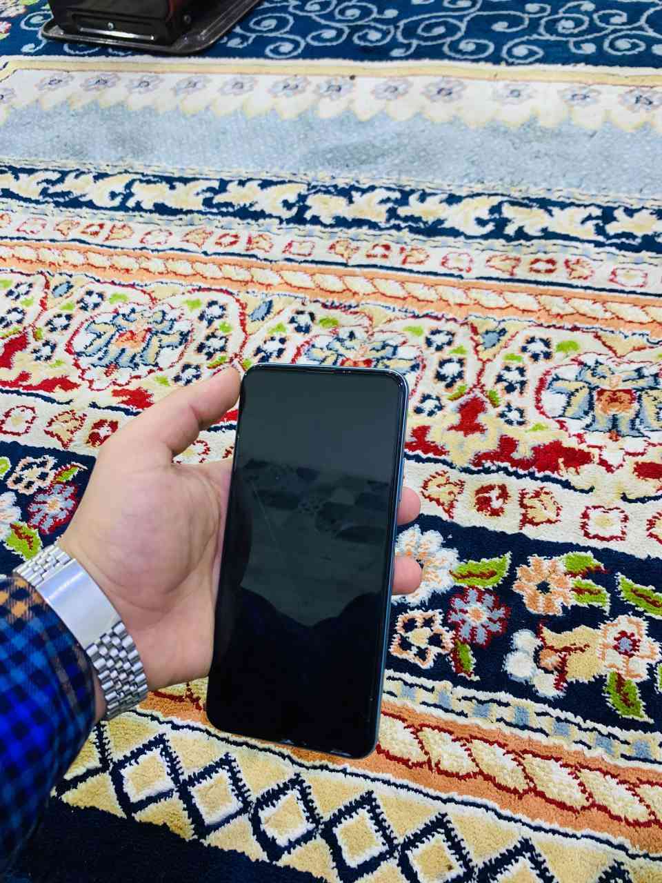 جهاز للبيع y9s نضيف ذاكرة 128 فقط كامرة امامية عاطله سعره 75 وبي مجال بسيط للاستفسار خاص او الاتصال عل رقم***********
