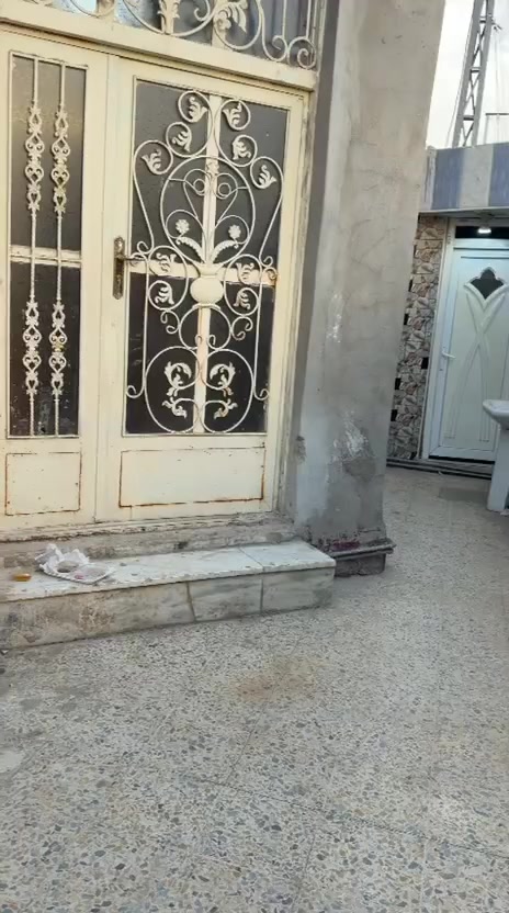 اعلان متوفر بيت للايجار طابقين جديد في منطقة الحوز مقابل ماركت الشامي يتكون من الطابق الارضي كلدور واستقبال وهول وصالة ومطبخ وغرفة نوم ومجموع حمامات داخلية وخارجية حديقة كراج أما الطابق الثاني فيتكون من غرفتين نوم وصالة ومجموع حمامات ايجارة 400الف للاستفسار ***********
