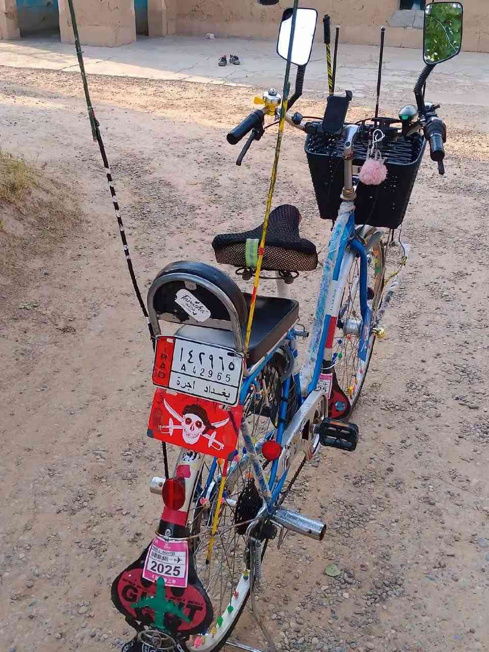 السلام عليكم بيسكل للبيع حجم 27 جديد بيسكل نضيف حيل السعر 145وبيه مجال الاتصال عل رقم ***********
