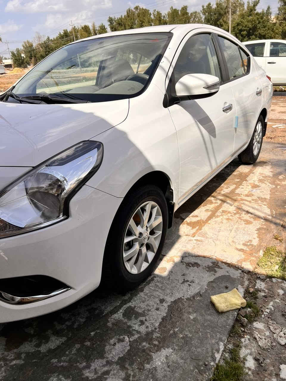 السلام عليكم 
نيسان صني مصري للبيع 2025
فول مواصفات ماشية 50الف 
سيارة كفالة عامة من الدعامية لل دعامية 
تدفئ التبريد قطعتين تخم تاير ارضية السيارة جلد +دوشمة الكشنات ٤سلندر 
مداور ثاني يوم السيارة بأسمي 

السعر 130 وبيها مجال 
السكن حلة شارع ستين 

للاستفسار على الرقم 
***********
