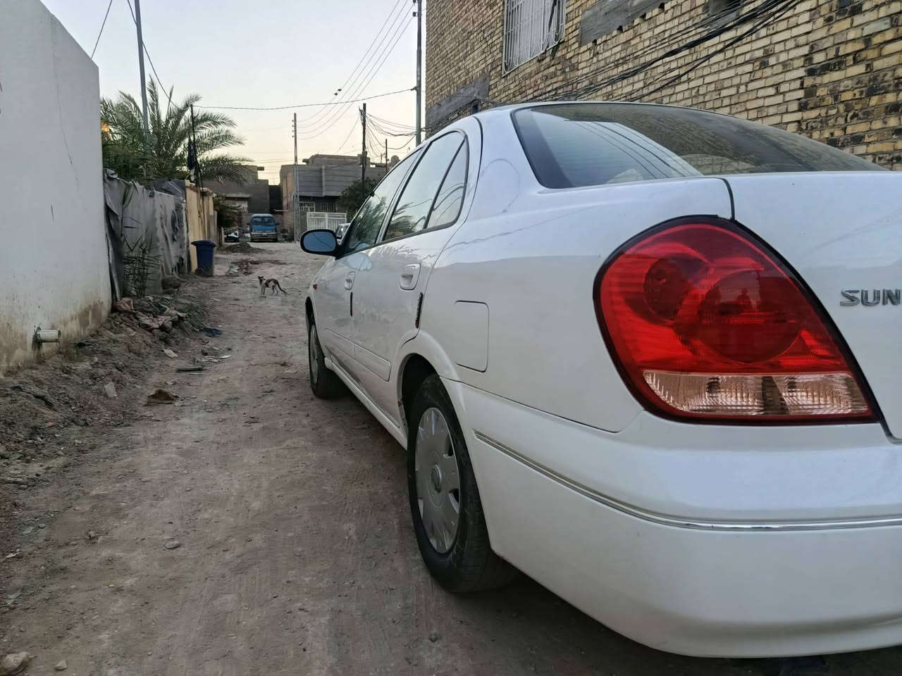 السلام عليكم 
للبيع نيسان صني موديل 2006 بغداد انكليزي بأسمي مكينه قبق أسود كير عادي السياره بيها صبغ قطعه واحده بدون دواخل السعر 80  وبيها مجال 
الرقم ***********
العنوان بابل
