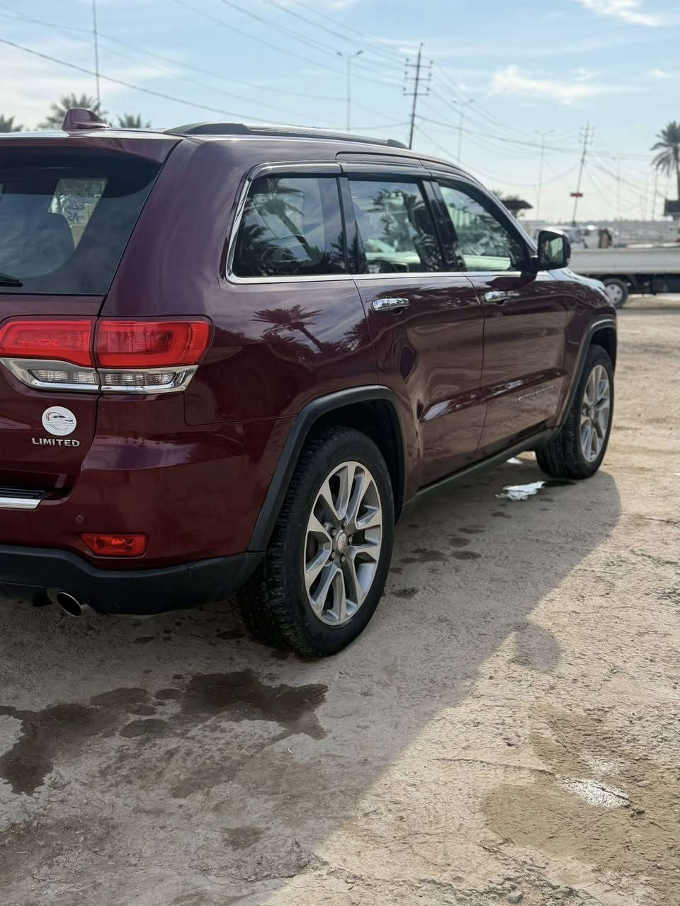 السلام عليكم جيب موديل 2017 خليجي وكالت هارلم السياره فول 1/1. اعله مواصفات  جكات رادار امامي رادار خلفي قياده ذاتيه السياره بيها مواصفات بيها فقط جاملاغً امامي وباقي كفاله السياره حيل حلوه السعر 240 وبيها مجال شي قليل رقم أربيل بسمي رقم الهاتف *********** مكان السياره بغداد المحمودية
