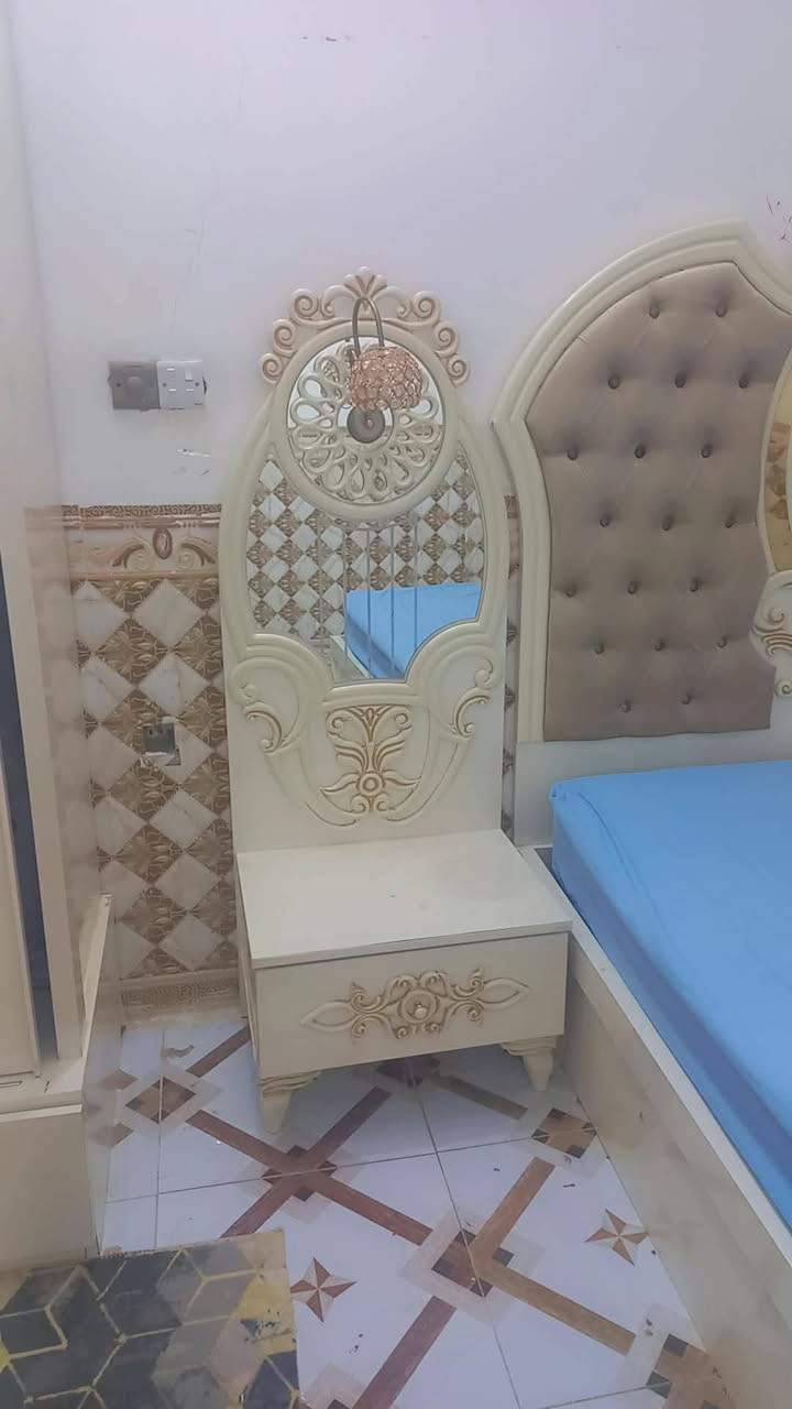 غرفة تركية اصليه مستخدمه
تجي تشوف بعينك نضافتهه وتقتنع
الغرفة تتكون من (٨)قطع 
محتاج فلوس واريد ابيعهه
للشراي اتصل على هذا الرقم 
***********
ما متواجد علفيس👍🏼
