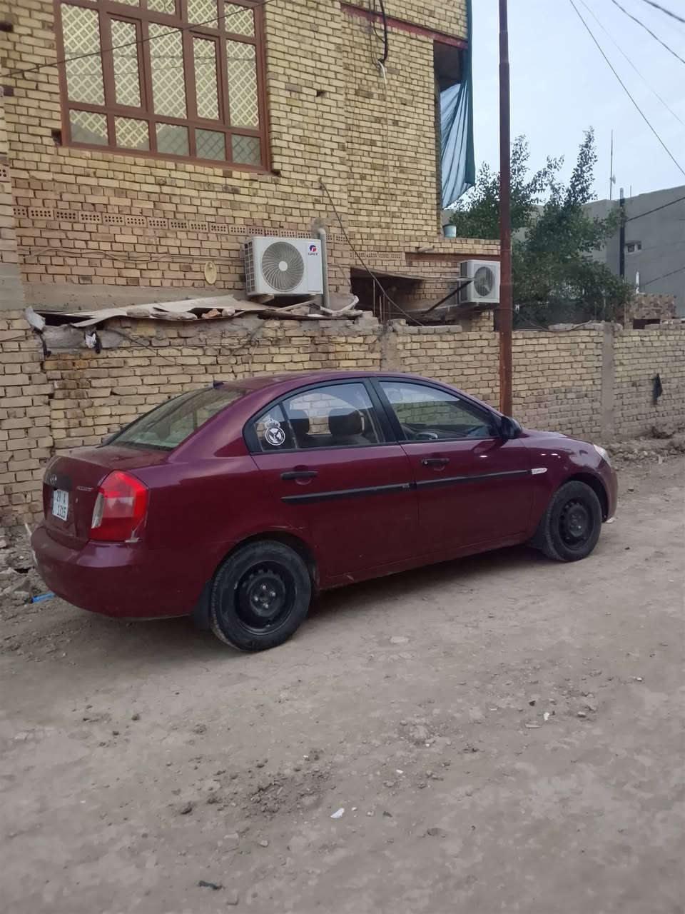 للبيع هونداي اكسنت الشكل المقدس موديل 8 سياراه نضيفه كفاله من ضربه وصبغ وتبديل محرك وكير خير من الله سياره خليجي السياره بسمي دواخل جديده احلى من الصور مكاني ديوانيه السعر 77 وبيها مجال قليل رقم الهاتف *********** وبي وتساب
