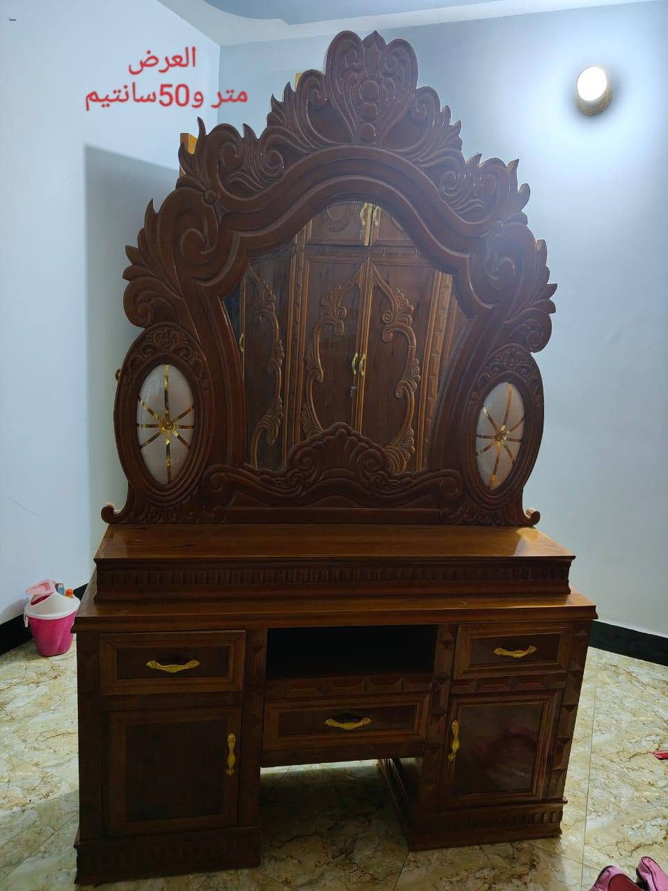مكلف بالنشر
غرفة اخشاب للبيع عمل عراقي (حطاطه)
خشب صاج داخل وخارج 5ملم ماليزي
النقش زان روماني
الغرفة شغل درجه اولى جديدة فول نضافة مع قياس كل قطعة كما موضحه بالصور 
السعر مليون و750الف وبيه مجال للشراي 
 للتواصل واتساب ***********
