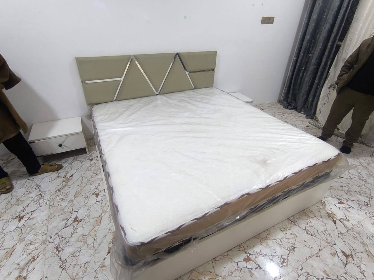 غرفه تركي نوم 6 قطع أخت الجديده نضافه 100 بل 100   + مندر + نزله جديده سعرها كلها 600 وبيها مجال  استفسار ***********
