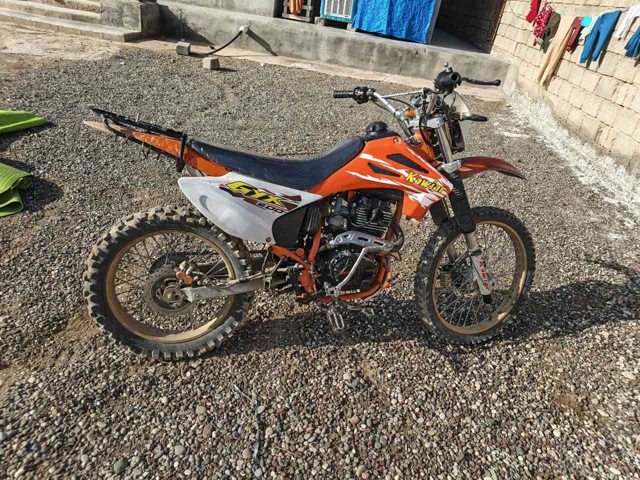 السلام عليكم قفاز كاوير للبيع موديل 24 السعر 900 وبي مجال مكان الشرقاط محرك شرط ما مفتوح ***********
