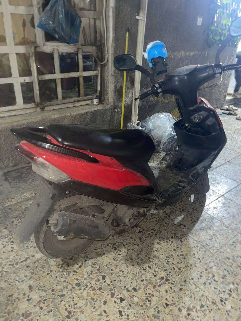 السلام عليكم
اخوان ماكس عدله للبيع أو مراوس

كفرها الخارجي تجاري

بوشه ٥٥ رياضي

ويل رياضي

دبل رياضي

صالنصه رياضي اف ام

نقص بريك امامي + باتري فقط

مكينة تخبل شلعة ومعدل

شعندك مراوس نزل بالتعليقات

عنواني بغداد ضباط البلديات

***********
