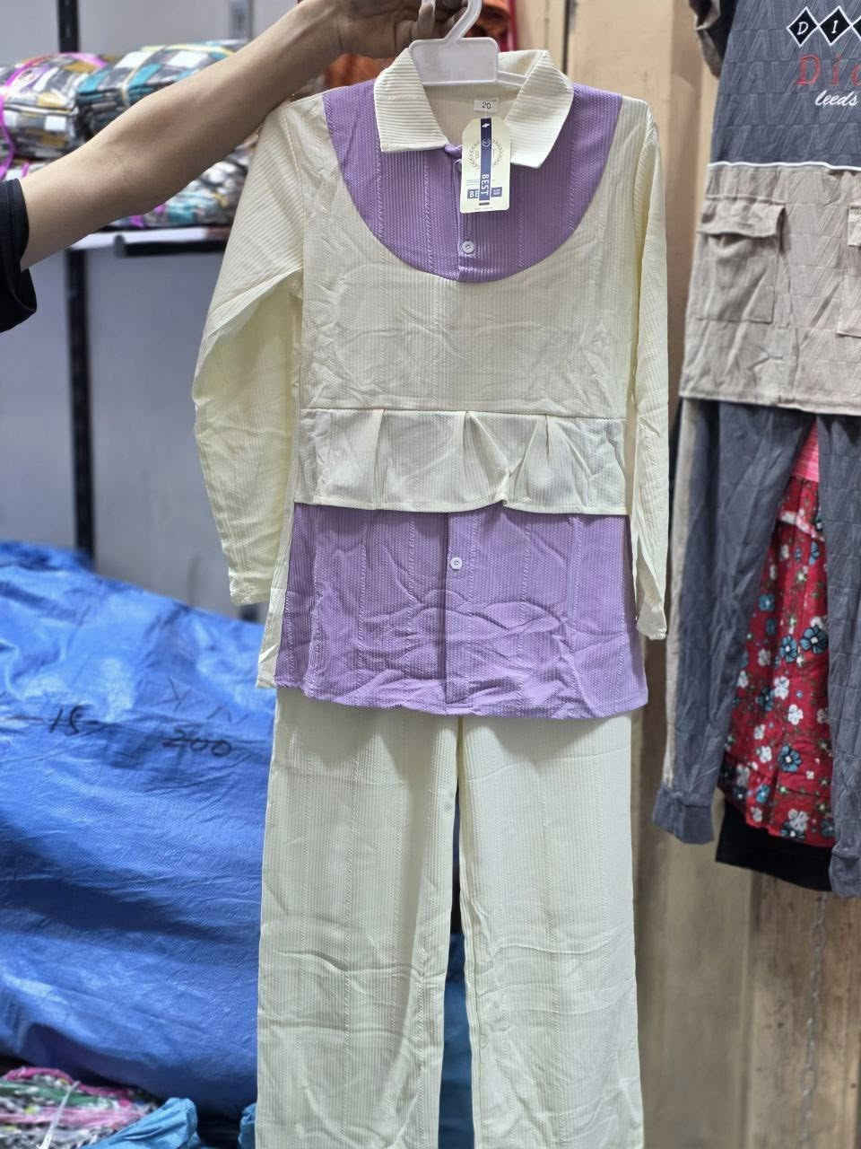 توفر طقم العيد 
توفر 3كروبات 
صغير ب42 الف
الوسط ب48الف
المحير ب54الف
توصيل جميع محافظات العراق ٥ الاف


**إذا كنت صاحب هذا الإعلان وتريد حذفه لأي سبب، رجاءا أرسل رسالة إلى الدعم الفني**