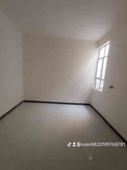 اللهم صلي على محمد وآل محمد 
دار للبيع المساحه 100م واجه 5نزال 20 طابو زراعي سند                      25تحويل مباشر بأسم المتشري 

طابق واحد 
غرفه نوم وكلدور وستقبال ومطبخ حار وبارد وبيتونه ومجمع صحيات داخل وخارج  حديث 2025مامسكون استلام مباشر 

عنوان حله قرب مزار العلويه شريفه ع قريب جدا من شارع العلويه شريفه ع 

اترك تعليق ويتم الرد خاص او اتصال ***********
