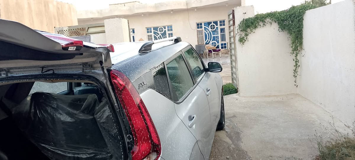 السلام عليكم كيا سول موديل 20وارد امريكي رقم شمالي مكينه دوش گير ATالمرغوب ماشيه 70الف ثلاث  قطع صبغ جاملغ خلفي ونص البنيد وجاملغ امامي جاهزه من جميع النواحي مكانها الكوت السعر 128بيع او مراوس *********** دهل اوران, واسط
