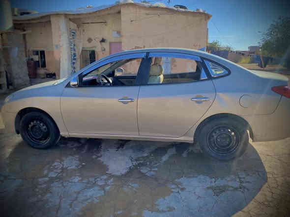 الانتره موديل٢٠١٠ محرك شرط كير شرط تدفئه تبريد تايرات جدد صدر جديد كهربائيات سياره مصبوغه احزام شرط قطره معجون ما بيها صبغها  توحيد لون السياره ب اسمي و شرط التحويل رقم الهاتف *********** غير متواجد على الفيس
