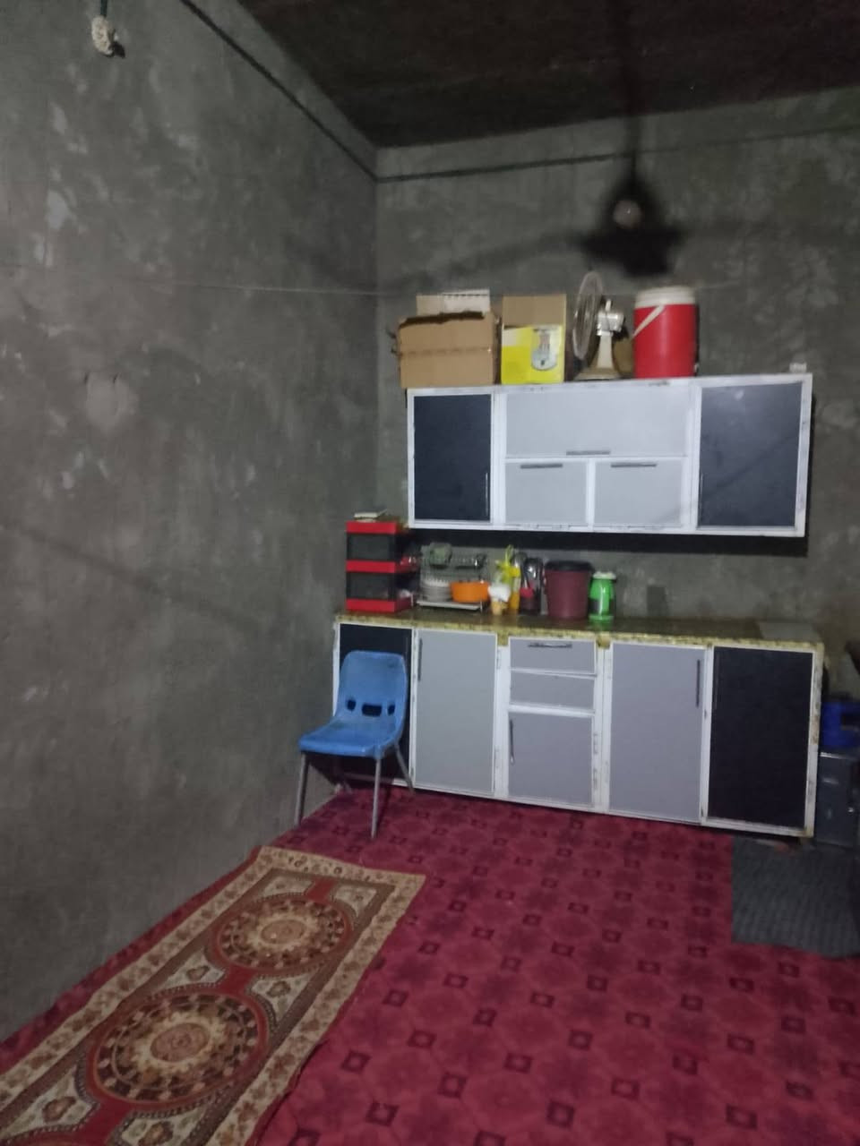 بيت للبيع حي العسكري قرب جامع الإمام الحسين مساحته ٢١٠طابو صرف طابق واحد ***********
