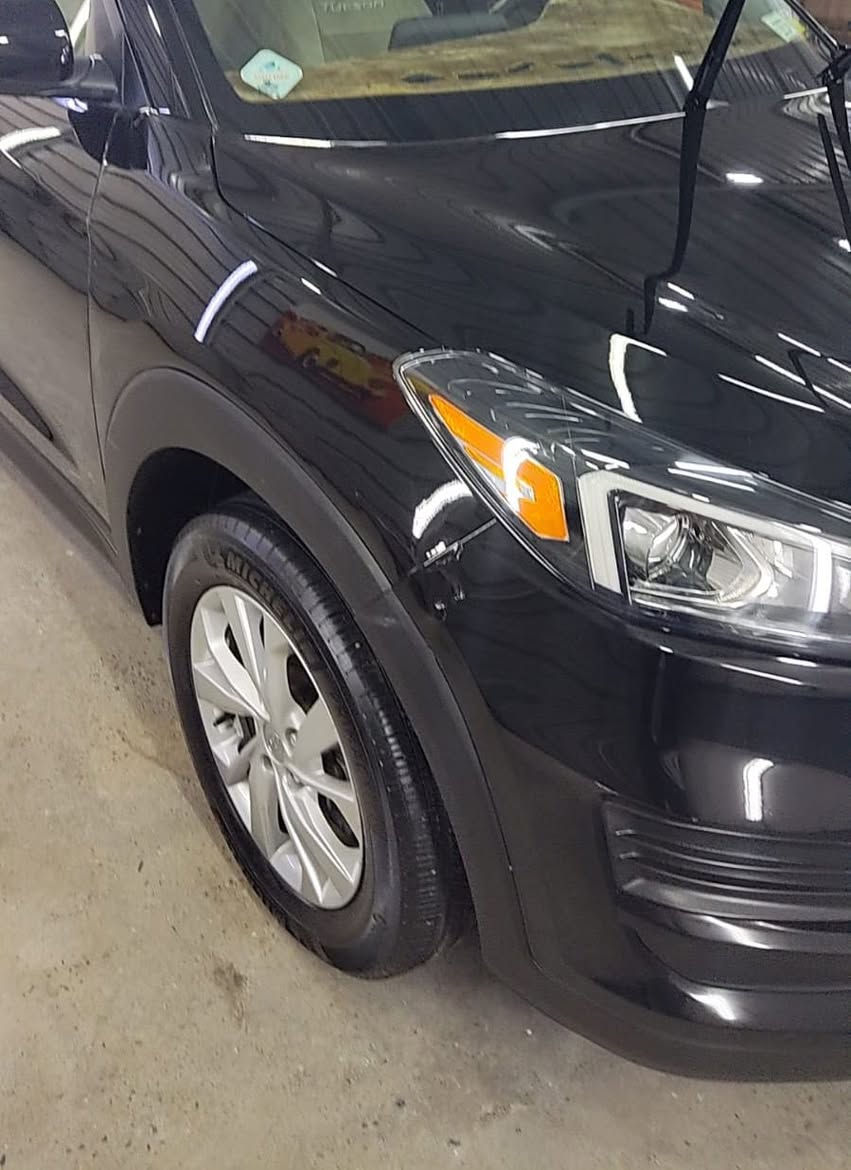 -السلام عليكم اخوان
-توكسان موديل 21 امريكي

-رقم اربيل جديد 

-محرك 2400 

-لون اسود 

-ضرر فقط الباب وره السكن ومرجعه بدون تغير 

-حجم ويل 17

-ماشيه 35ميل

-مواصفات //كنشات شامو 5 راكب كشنات تدفه 

-بصمة وتشغيل عن بعد

-وتبريد حاساسات اماميه وخليفه رادارات جانبيه 

-نقاط عمياء انظمة القياده سبورت يكو نورمال 

-تثبيت سرعه مانع الخروج عن السير مانع انزلاق 

-انارة اليدي التحكم الكتروني

-السيارة جديدة احلا من الصور بلعافية على الياخذها 

-السعر 185 وبيها مجال 

-صور الحادث موجودة بلمنشور 

-للاستفسار :- ***********
