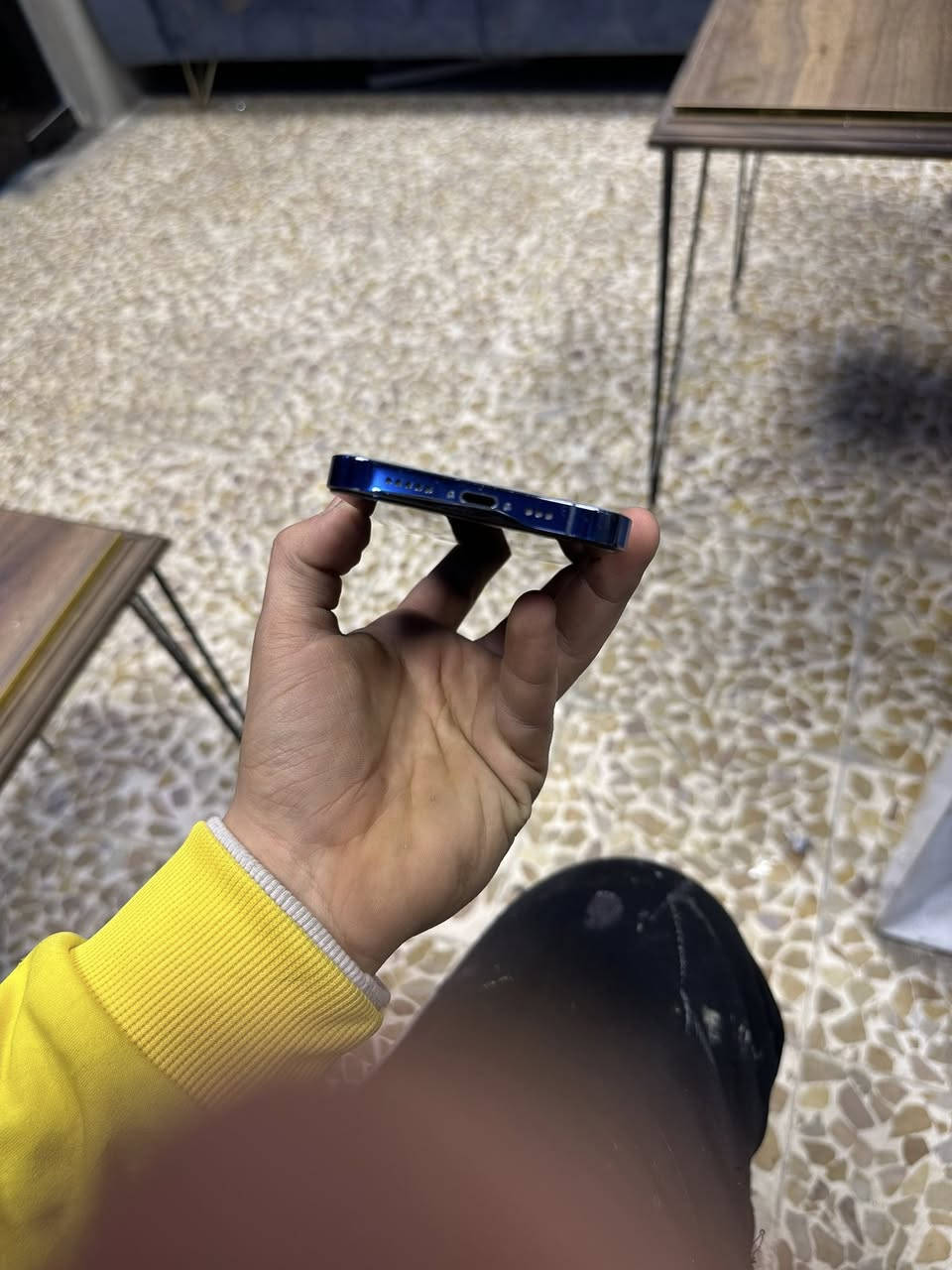 إسلام عليكم جوه السوك بشرط واتحده السوك كله اب 480وبي مجال قليل مبدل بطاريه فقط اصليه ذاكره 128 نضيف شرط كلو ما متواجد نيت ***********
