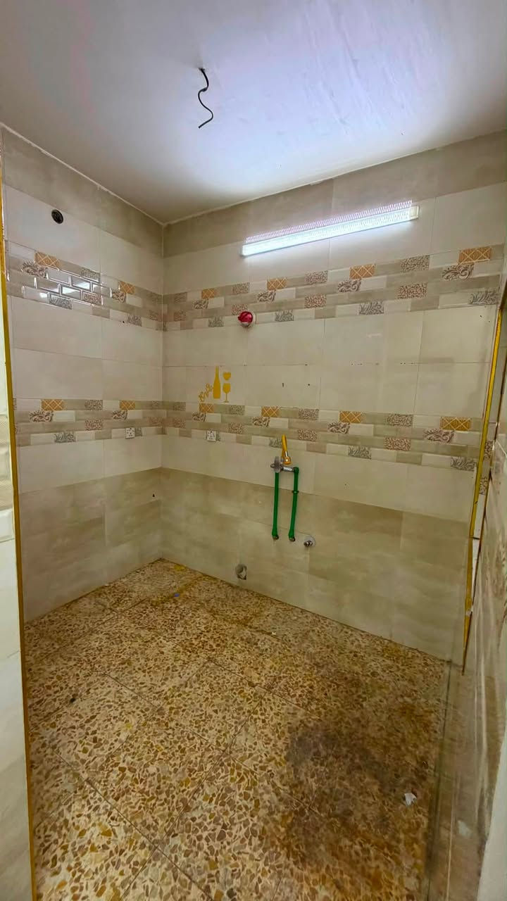 للإيجار للإيجار  ‼️ في السيديه🏯✨ شقه طابق اول نضيفه جداً 🏠 ( مطلوب عائله او بنت موضفه ) 

المواصفات: 
 • غرفه نوم مريحة 🛏️🛏️
•مطبخ مرتب 🏺🔮
•صاله 🌋
 • خدمات صحيه  🚿🚽 

•الإيجار فقط: 600 الف شهرياً 💰
•الموقع🗺️: بغداد / السيديه - مربع الاقتصاديين 📍

لا تضيع الفرصة – السكن المريح بإيدك! ✅

للاسـتفسـار الاتـصال علـى الارقـام التـاليه ***********
