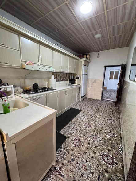 سلێمانی شیخ عەباس کامل خەدەماتی هەیە
خانووی تاپۆ١٢١مەتر
دووقات٦بە٢٠
میوان٣بە٦
هۆڵ٤بە٦(متبخ٢نیوبە٥
نووستن٣بە٥
مشتەمەلات٢نیوبە٥
هەردوقات یەک نەخشەیەبۆدووماڵی جیادەبیت
***********
کرێ٤٠٠بۆ٥٠٠هەزاردەکات هەردووقاتەکە
٥٣٠گەلا السليمانية
