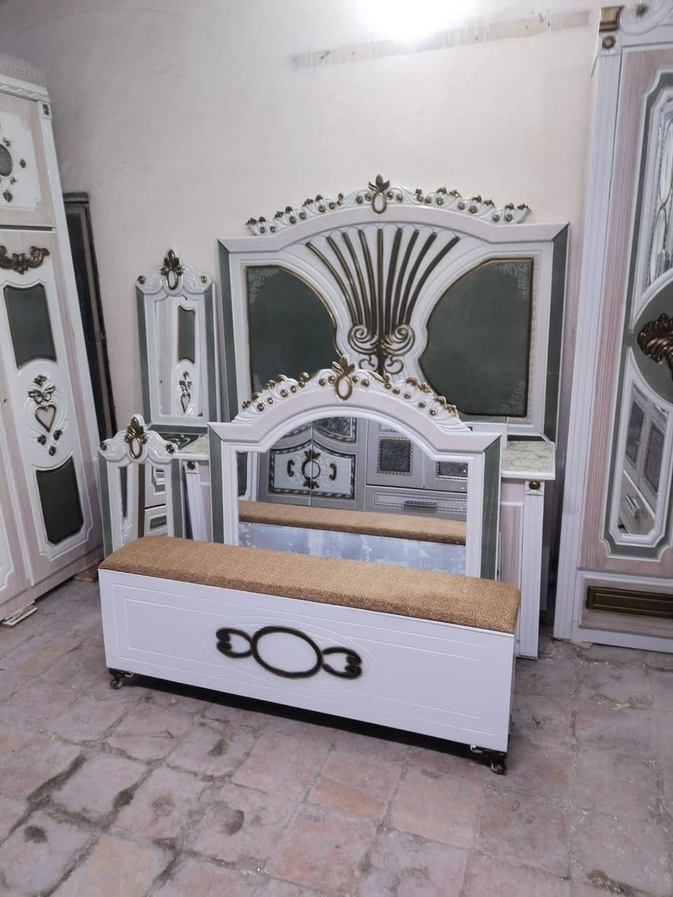 مليون وميه وخمسين واصل شد ونقل مجاناااا داخل ناصرية ***********
