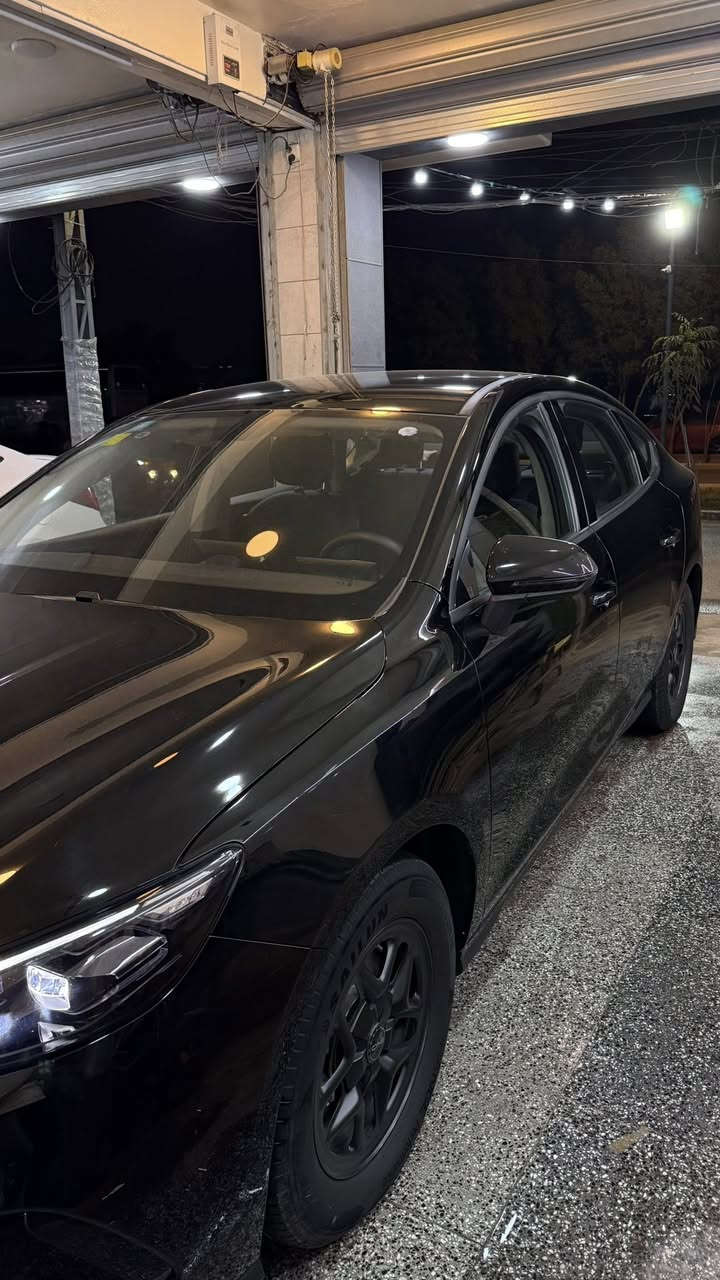 ماشية 12
دبل بصمه وكارت 
كفاله عامه 
السعر 18500 وبيها مجال
***********
بغداد الكرخ
