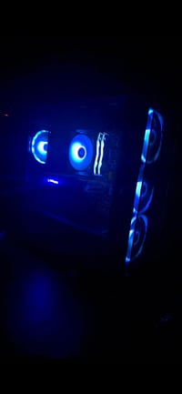 PC للبيع PC مستعمل للبيع  مجهز بالكامل من شركة  العالمية للحاسبات كل ا...