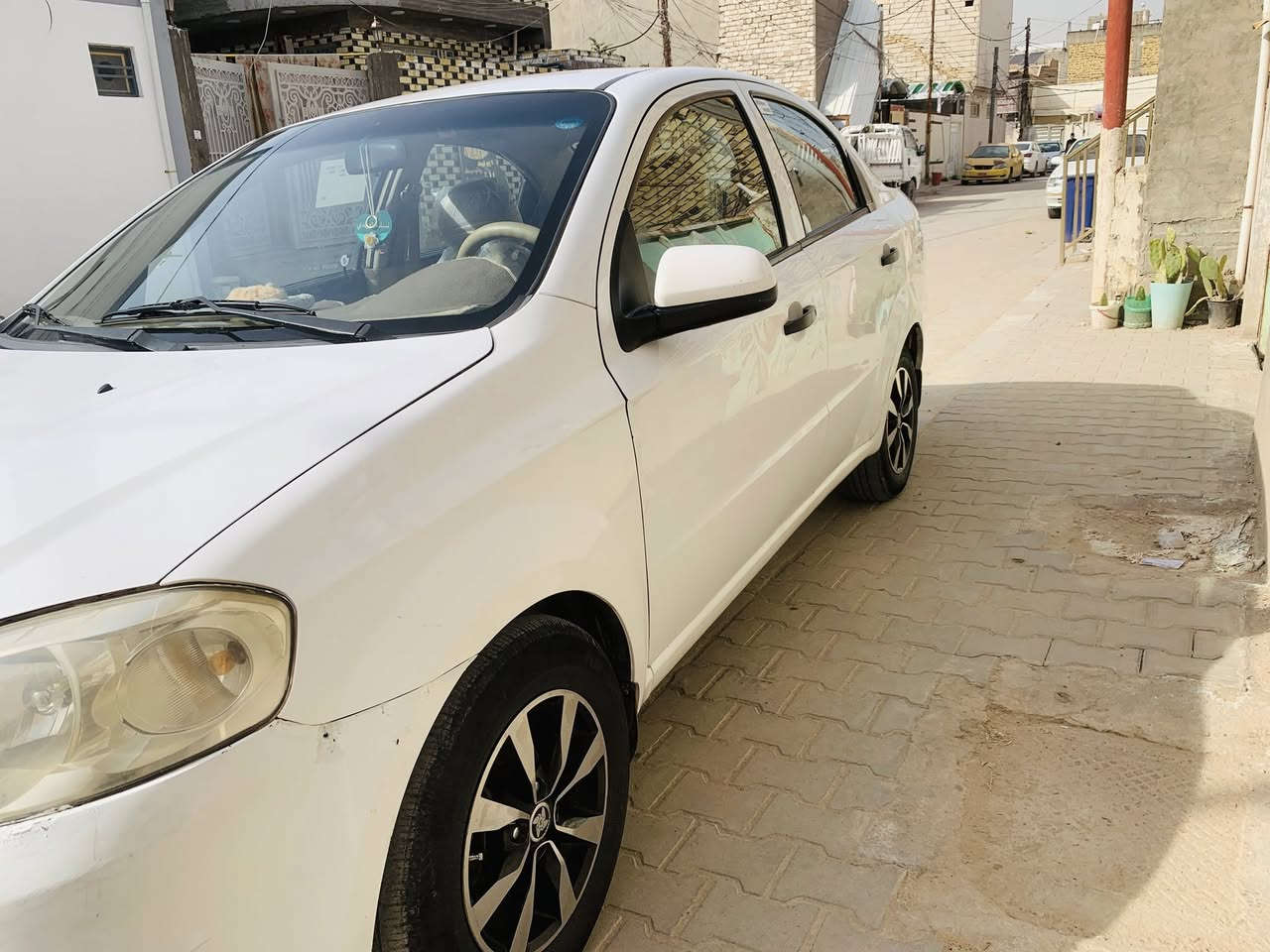 سيارة افيو مديل 2011 رقم سليمانية باسمنا شرط مداور بيها قطعتين تبديل بنيد وجاملغ امامي والجاملغ الأمامي الثاني بي بارد وبيها رصعات خفيفيه حدادية كامله تبريد فول منظومة جديدة ليث الطحان  السعر 73 ورقة وبي مجال مكاني النجف الأشرف للاتصال ***********
