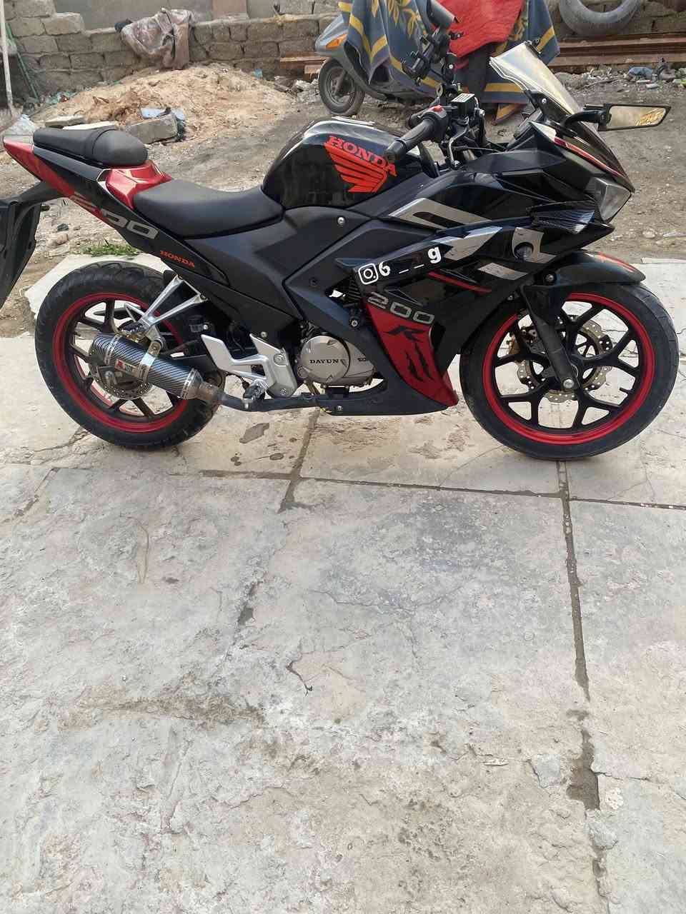 السلام عليكم ورحمة الله وبركاته
دراجة بطح دايون للبيع 
مديل 2024
دراجه برغي ممفتوح بيها 
كلشي شغال بيها 
تشتغل عن بعد 
الدراجه خير من الله تاخذها ماتفكر بيها وتجي تفحص وتشوف وتاخذها لمصلحين وتشوفها 
بس الدراجه اوراقها ضايعه 
سعرها 1800. مليون و ثمنميه قفل قفل قفل ورجائاً لا تجي تسألني على سعر مانزل سعر قفل واذا مو شراي لا تدخل خاص اخيك اني رجال مستعجل على بيعتها لاجل ضرف 
الاتصال على الرقم التالي 
***********
