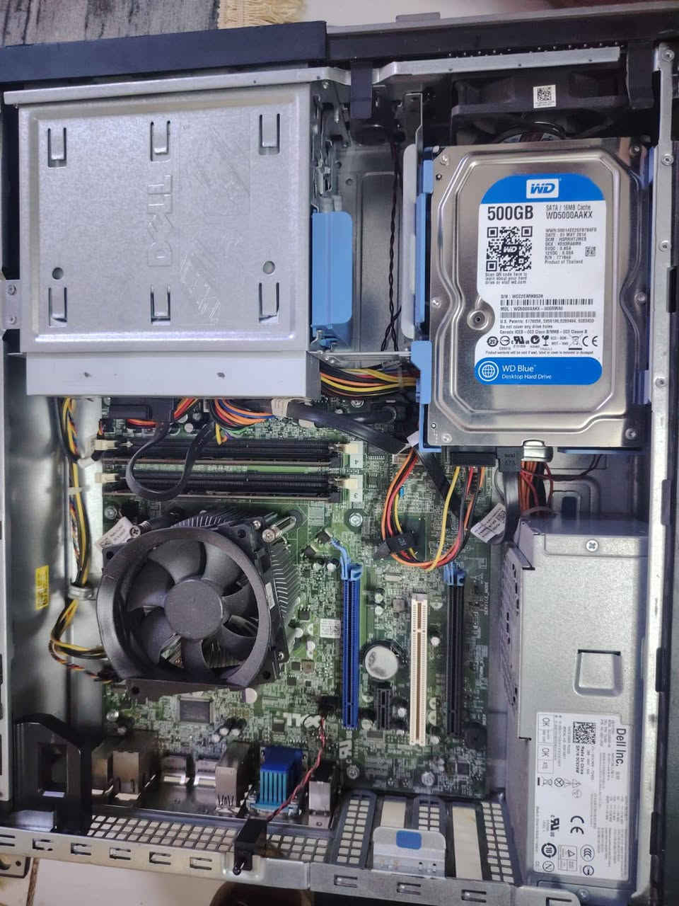 حاسبة dell
السعر50
شغاله  الشاشه والكيس شغال
بس مدتربط ع الشاشه


**إذا كنت صاحب هذا الإعلان وتريد حذفه لأي سبب، رجاءا أرسل رسالة إلى الدعم الفني**