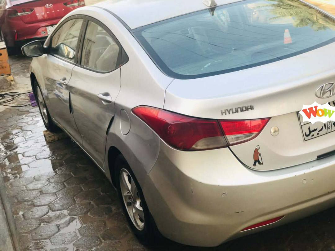 السلام عليكم سياره للبيع النترا موديل 2012سياره جاهز محرك 1600خليجي كير مكفول من التبديل والصبغ ماعد العتب وبيه سونار مرافق صور سياره مواصفات ،،،،.                  حسسات امامي خلفي،،.                                                  تحكم ستيرن جهتين،،.                                                      اشاره بل مري ،،.                   ،،.          خمس ويل كب ،،                                    شاش أصلي وكامر ،،.                                                          للاستفسار اتصال***********،،مكان السيارة نجف
