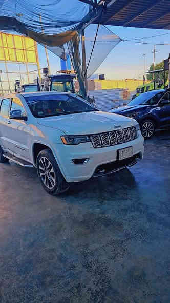 سلام عليكم جيب موديل  2017
سومت فوال موصفات الخير
بعد معروفه موصفات السومت 
رقم بغدا بسمي تحويل ثاني يوام
سياره جديده صدر مامي خلفي
تخم تاير جديد سياره متصراف 
عليهه دينار واحد فوال حساسات 
رادار مامي تحديد مسار نضام سبورت
جكاد الايت زنون يصعد ونزال ويه الستيران 
كشنات تدفئه تبريدمامي خلفي بس تدفئه
السياره ماشاءالله عليهه نضيفه بمعنه الكلمه
السونار معه الصور 
سعر السياره (265)وابي مجال قليل
راقم صاحب السياره(***********
