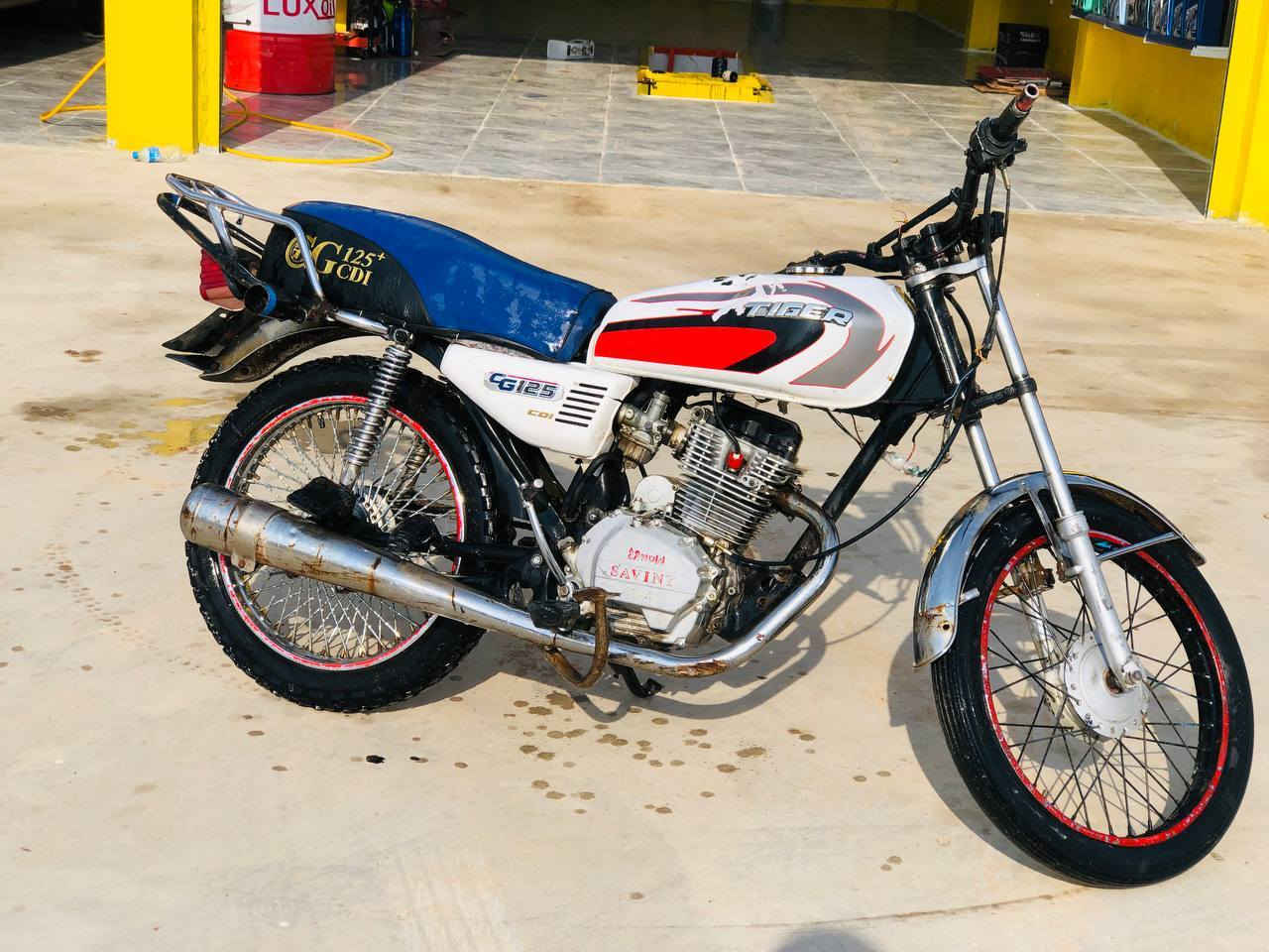 سافين موديل 20 خمسة كير 
لا صرف ولا بخار ولا ينكط دهن نشاط نار 
كهربائيات شغالة لايت وبك لايت 
السعر (250 )العنوان الشركاط الساحل الأيسر اسديرة وسطى *********** بي واتساب
