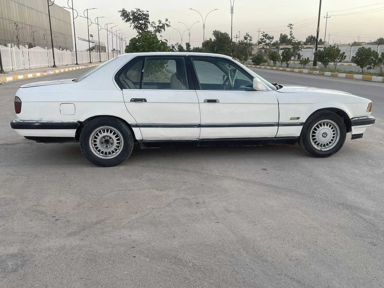السلام عليكم مكلف بنشر 
بي ام 735 رقم كربلاء مشروع وطني سنويته شهر الخامس 2026 موديل1989 كير ومحرك وتخم تاير وباتري وتبريد جاهزه راعيه ناصريه قضاء الشطره السعر ٣٠وبيها مجال قليل 
مكان سياره بناصريه إسكان الصناعي ***********
