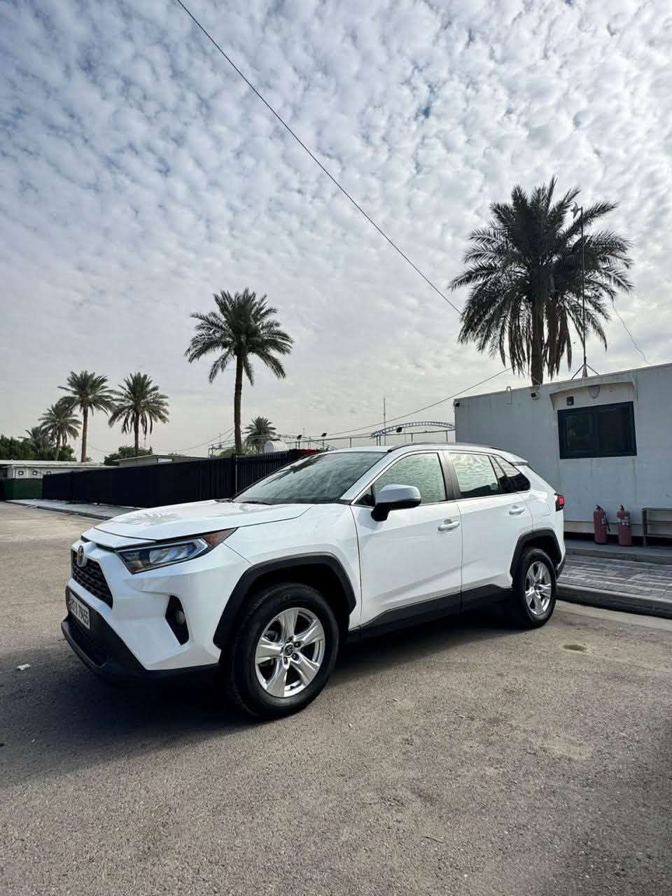 تيوتا  راف فورR 4 للبيع وارد امريكا موديل ٢٠٢١  xle لون أبيض السيارة جاهزة بدون نقص
بانزين فقط محرك 250 عداد 32
رقم اربيل جديد ب اسمي 
حادث خلفي باب صندوق 
بدون ايرباك ايضآ مواصفاته
فتحه سقف
تحكم ستيرن
بصمة تشغيل
بصمة ابواب
دخول ذكي
رادر امامي جانبي
مكان السيارة بغداد
السعر // 210
للاستفسار/ ***********
***********
