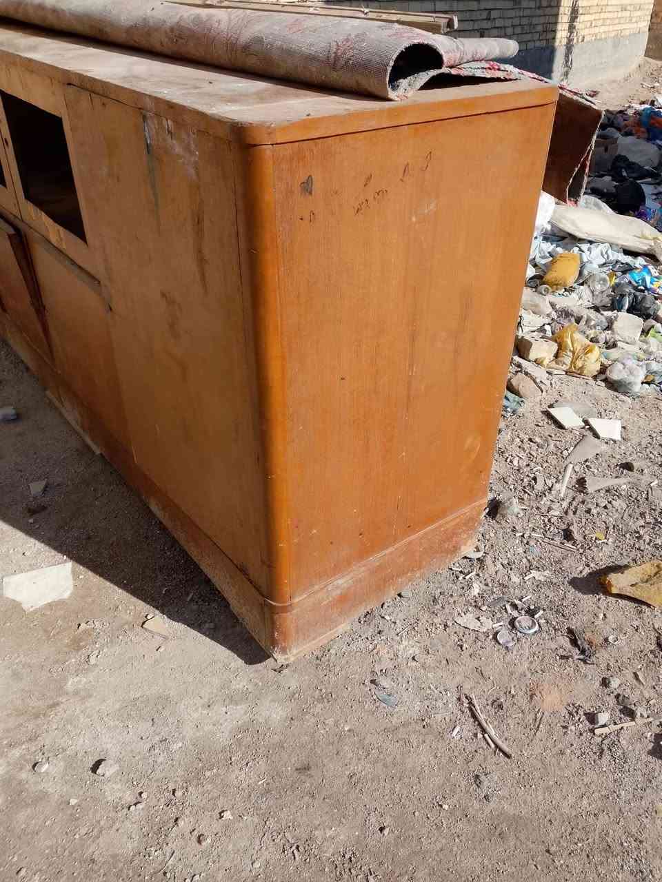 سلام عليكم
بوفيه البيع 
مستعجل البوفيه عايزهى قفاله ويدات 
تريد نصبغها الك ارجعه جديده تريد تاخذها هيج السعر 65وبها مجال  بدون السبغ الستفسار اتصل عله الرقم *********** المكان حي النداء
