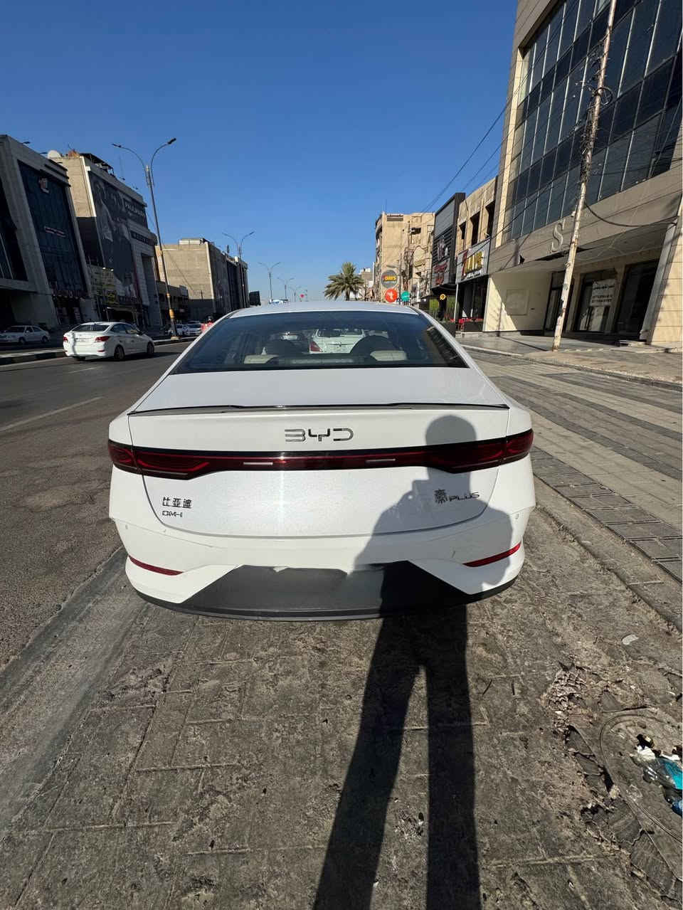 السلام عليكم كن بلاص BYD 2025 رقم بغداد باسمي ماشية 6الاف الكلي شاحنة وكرت وبصمة مواصفاته معروفه مصروف عليها السيارة مغلفة الارضية مال سيارة وكاعيات وياها واضائة داخليه يم الرجلين مبرمجه ومعربة ومنزللها هواي برامج البنيد والدعاميات الاماميه والخلفية مغلفات فابلون سيارة جاهزه من كلشي بيها ملاحظة بسيطة رصعه صغيرة بلباب الخلفية الايمن سعر ١٩٥٠٠ وبيها مجال مكان السيارة بغداد السيدية *********** بغداد, العراق

