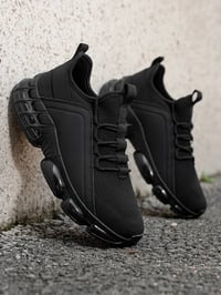 حذاء رياضي قياس 41 عله اول تم 15 قطعه رهيبه الحجز واس اب 07766429950