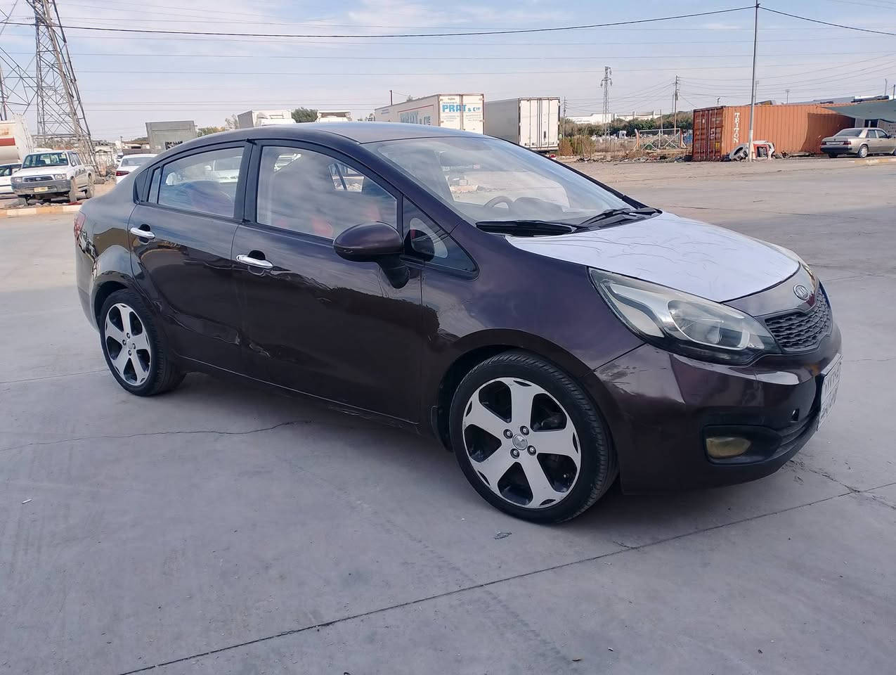 کیاریو 2012 خلیج بیه بس قطعە واحد صبغ بدون حادث محرك 1600  گیرمکینە تبرید بشرط سعر80ورقە بی مجال مکانی کلار***********
