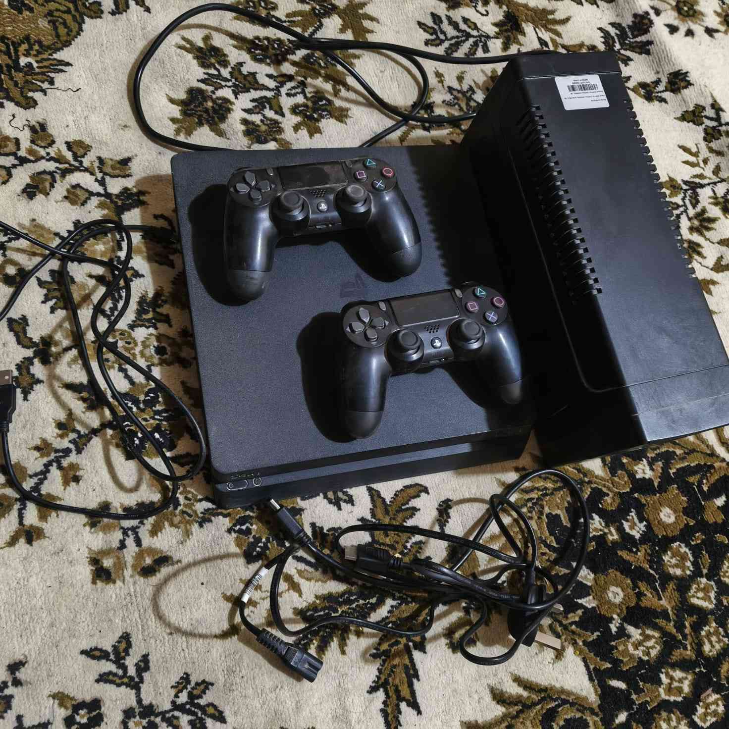 ركز بل منشور السلام عليكم مرخصت لادمن عندي صاله العاب اللبيع كامله مكمله ا الجهزه فقط بلي 4عدد 4 مامفتوحات ولا داخلات تصليح  كل جهاز كارتونه ويا وكامل ملحقاته كل جهاز ويا يدات ثنين نوع ال اجهزه بلي فور سلم مهكر نضام 12وبي نضام، 11مهكر وكامل مع اربع شاشات كل شاشه ونوع اونكس ثانيه هم اونكس ثالثه انكيدو رابعه  يلجي دبي مع اضافه فيشه مع اضافه ميوزه تخلي عليهن ال بلي وكل جهاز ويا يوبيس سعر البلي مع ال يوبيس 300الف قفل الفيشه 150الف سعر الشاشه الوحده قفل 150 اضافه صور منضر حلو مال صاله العاب مثل كريدوس وغيره مع دركسون هوه وملحقاته كامله المكان ديالئ بعقوبه المفرك شارع مركز الوحده اتصال ***********
