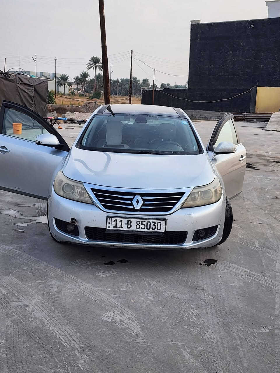 ا
السلام عليكم 
رينو سافران موديل ١٢ فول 
مكفولة من الضربة والصبغ 
***********
