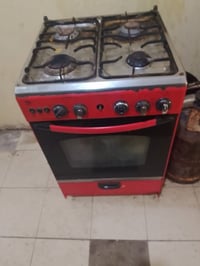 طباخ • شغال • يحتاج صواني