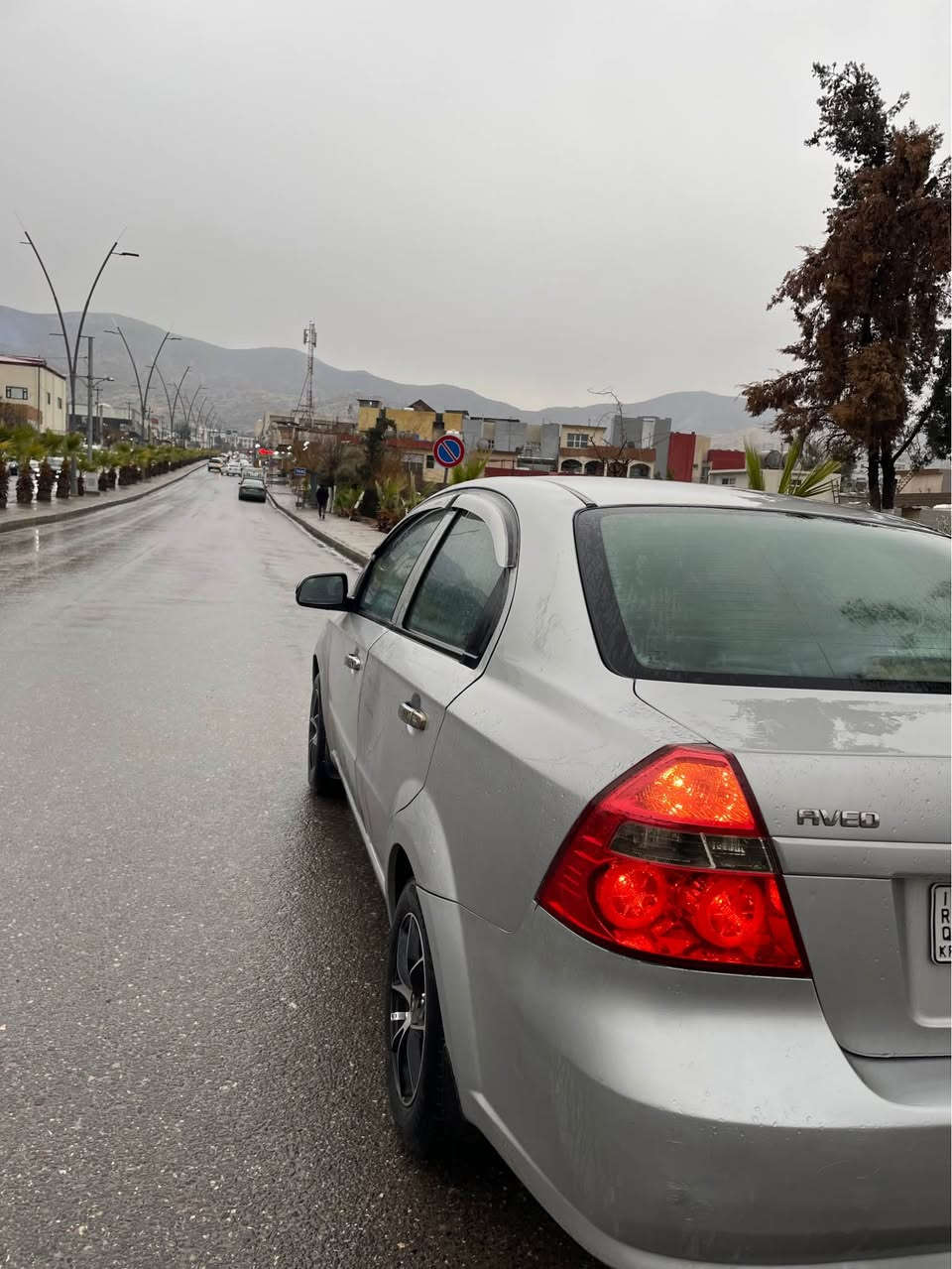 سلام وعليكم
افيو 
2009 
كير توماتيك 
باب السايق صبغ فقط 
كير محرك بشرط 
طخم تايرات جديد طخم امامي جديد سيارا بدون مصرف 
مكان دهوك 
سعر 75 ومجال 
*********** دهوك, العراق
