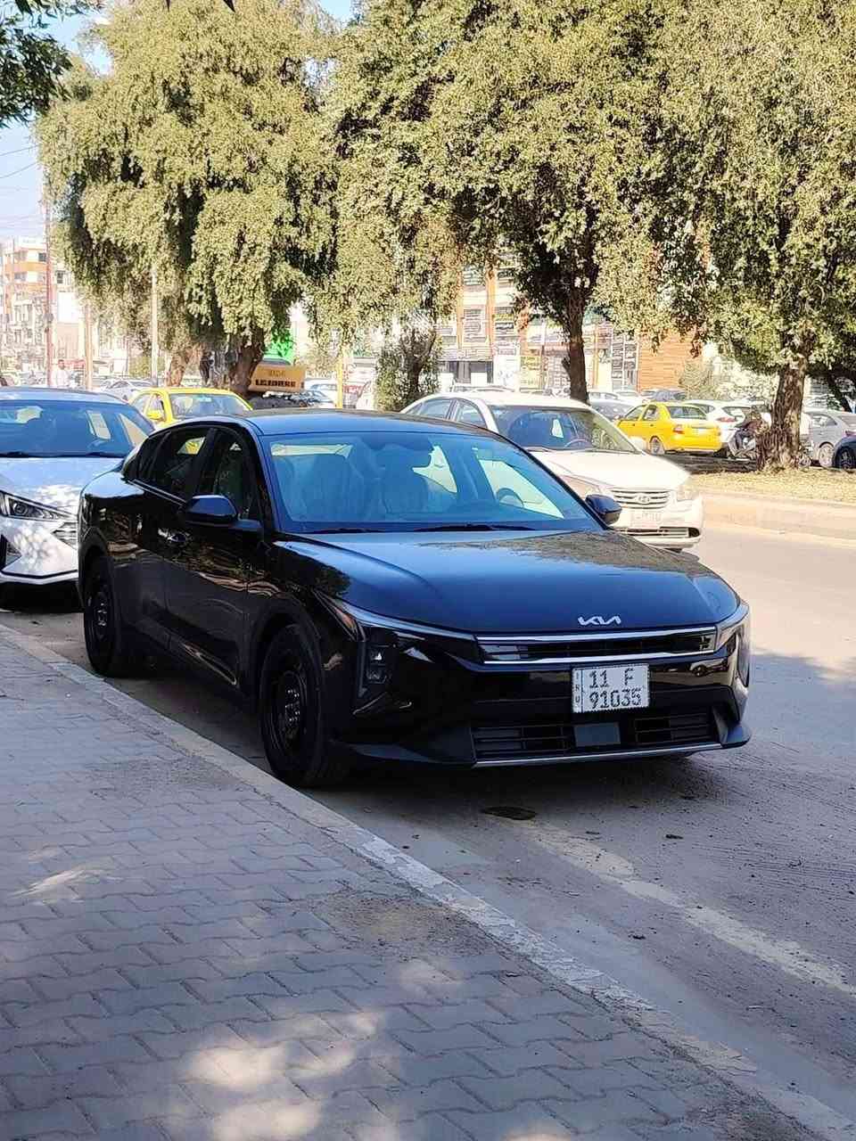 السلام عليكم
للبيع kia k4 2025 
محرك 2.0
عداد المسافه 1800 كليو
رقم بغداد 
المواصفات ( تشغيل عن بعد ، تشغيل بصمه ، دخول بصمه وجنطه بصمه ، اشاره ترحيب عند الاقتراب ، فتح جنطه السياره عند الاقتراب ، اوتو هولد ، سايد بريك بصمه ، تحديد مسار ورادار امامي ومثبت سرعه ، اناره داخليه لمس ، شاشه متصله وبعد هواي مواصفات )
حادث السياره تبديل جاملغ فقط ورشه صبغ على كد شبرين مو اكثر 
السعر ١70  
العنوان بغداد الدوره 
للتواصل على الرقم *********** وبي وتساب
