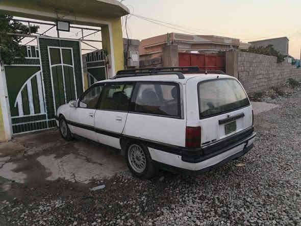 اوميگا للبيع حجم 20 كير عادي موديل 1991 سنويه خضره صاحبها موجود بالموصل شرط الوكاله والتحويل بيها كابون مال بانزين ورقي بيها السعر 15 وبيها مجال للإستفسار ***********
