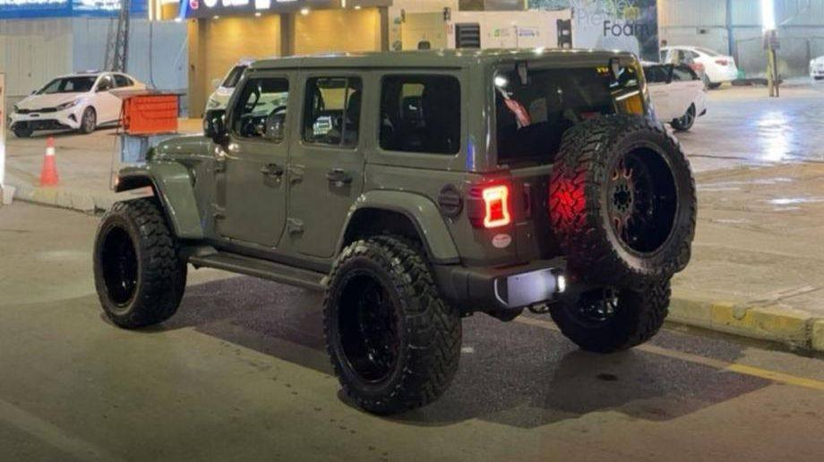 جيب رانجلر  2023
ملاحضه يرهم مراوس حسب القناعه 
6سلندر  محرك 3600  صور الحادث بلمنشور 
السياره زيرو ماشيه تقريبا 
2.500 كم 
بصمة 
تصليح درجه اولئ وصبغ عام للجمالية 
السياره كشف واضافة سقف لنفس الموديل  .
صورة الحادث .بلمنشور
السعر 190 بيهه مجال 
مكاني بغداد الحارثيه ***********
