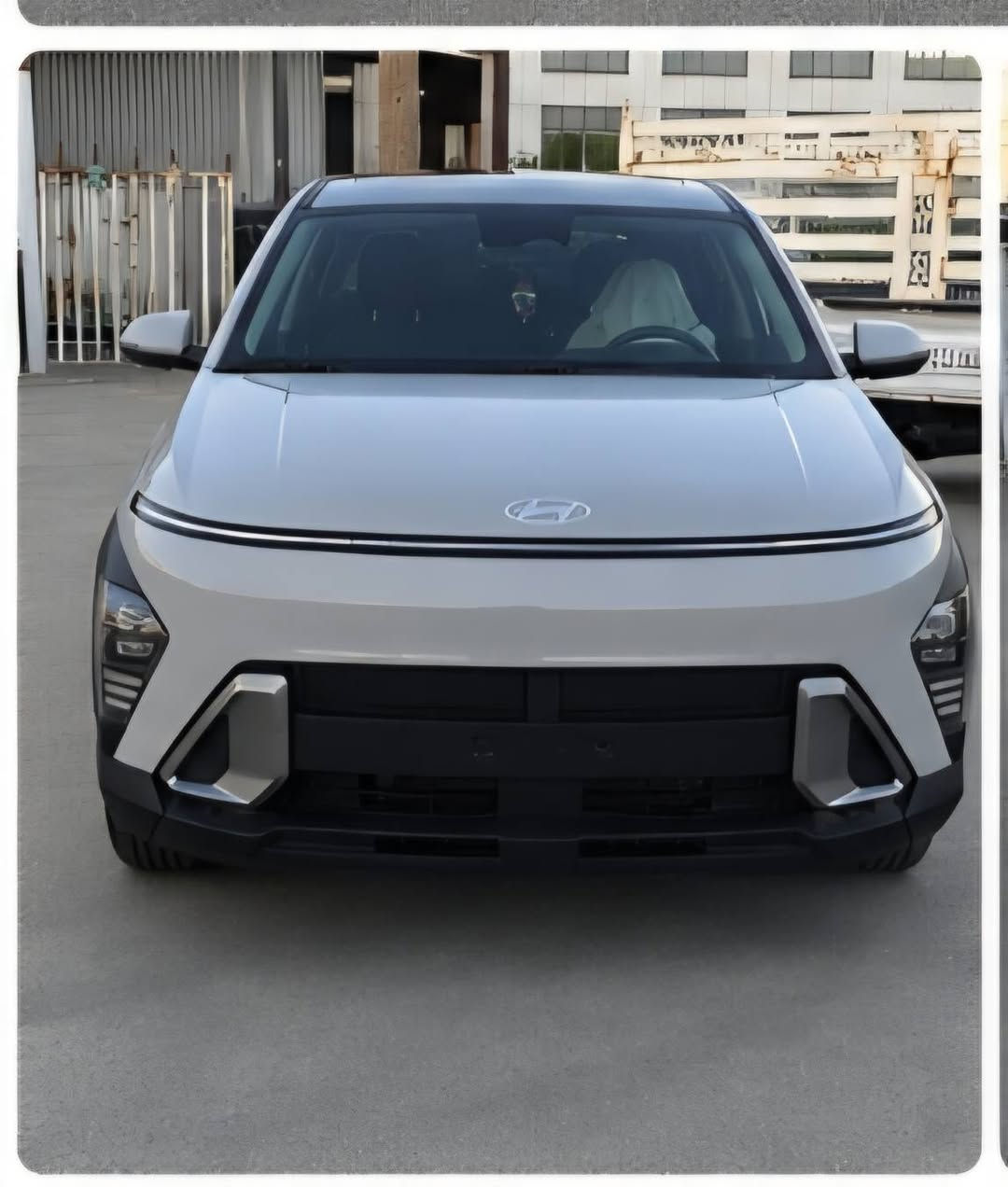 كونا ٢٠٢٤ ماشية ٤٧ فول نضافه وارد أمريكي حادثها فقط بنيد  بصمه تحكمات كامله رادارات تحديد مسار تثبيت سرعه سياره جاهزة رقم بغداد  معروضه ١٦٠ وبيها مجال 
***********
