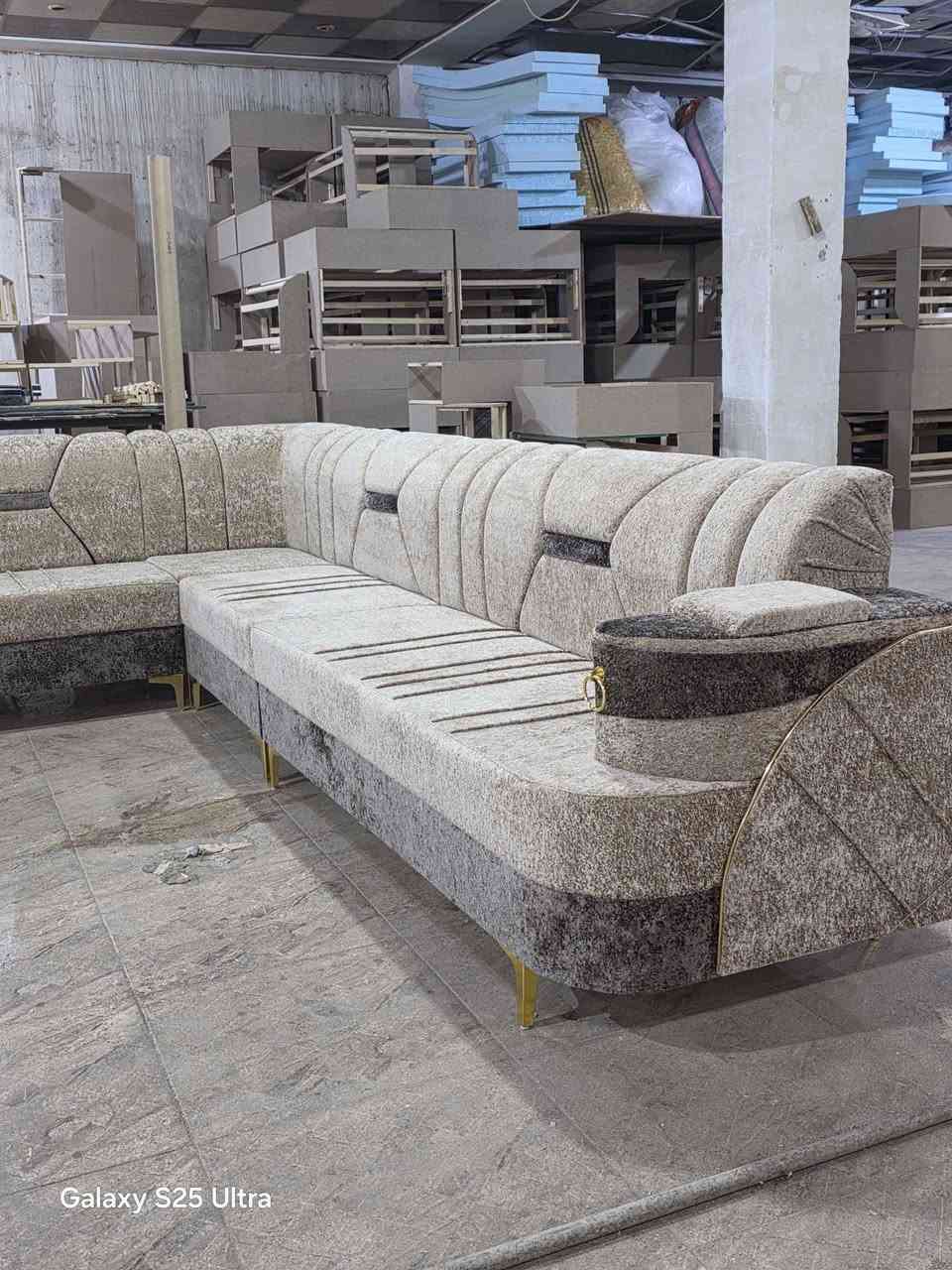 ديوان 7 متر 11مقعد سعر 300 الف مع توصيل داخل كركوك مجاني 
يوجد جمله بسعر 270 الف 
عنوان كركوك قادسية 
*********** كركوك, العراق
