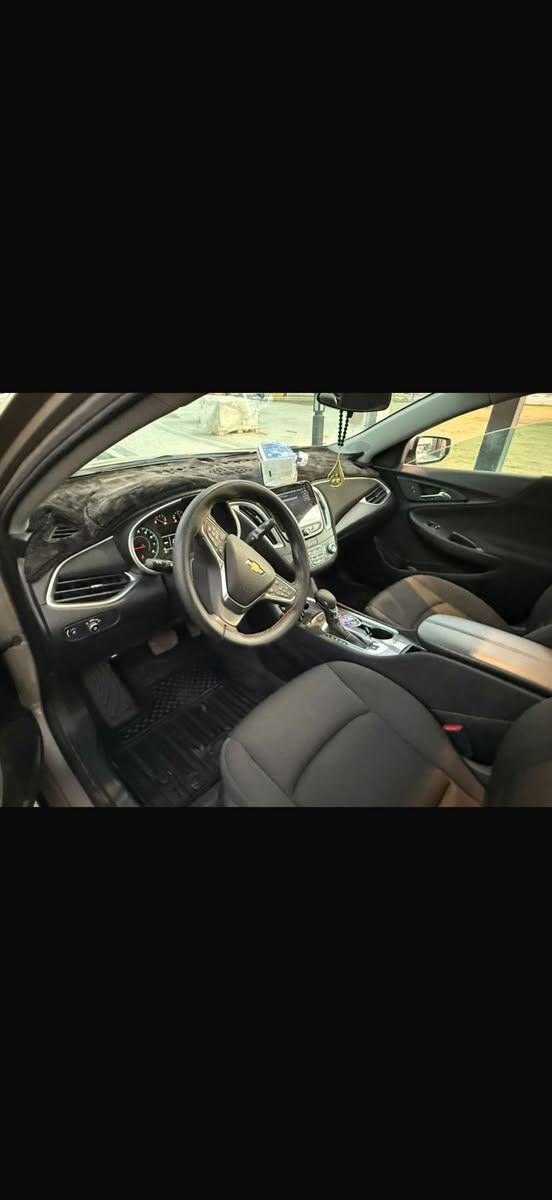 السلام عليكم ماليبو موديل 2024 للبيع حادث فقط بنيد مبدل ومصبوغ وجاملغ بارد فقط ماشيه 23 رقم بغداد مكفول اللغد والشاصي والكهربائيات وكير ومكينه وجاهزه تخم تاير صدر خلفي امامي تدفئه تبريد مواصفات السيارة بانوراما بصمه تشغيل عن بعد سايد بريك بصمه قطعتين تبريد تدفئة كشنات والسياره ما بيه سيرفس ابد ومابيهه نقص العنوان بغداد حي الجهاد السعر 150 وبيهه مجال 
***********
