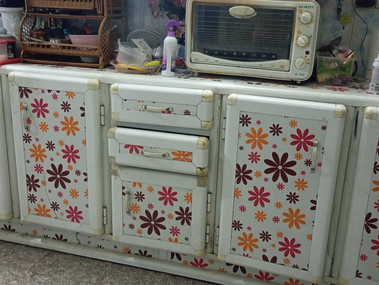 عرض كاونتر للبيع في نزلت عيد قرب مقام جعفر صادق ***********
