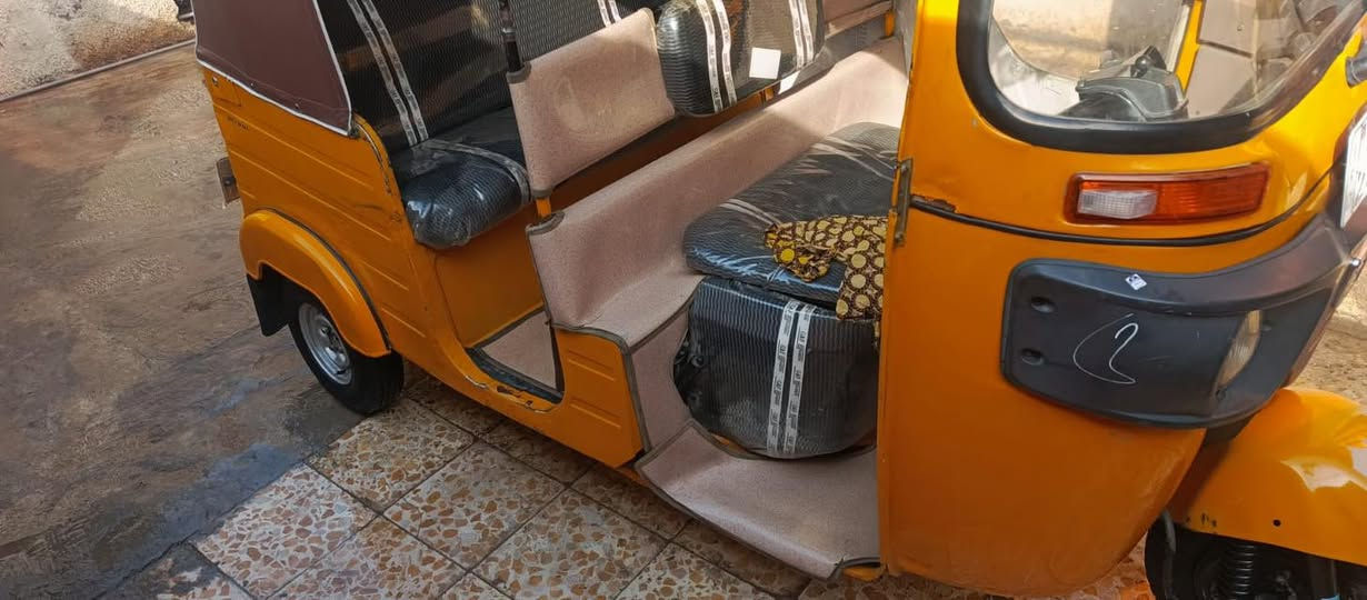 السلام عليكم
تك تك موديل 20 مكفوله من كلشي
ماعدا ضربه خفيفه بل لغد مامبينه
رقم وسنويه تحويل ثاني يوم
سعرها   7 ملاين بيها مجال
رقمي ***********
مكاني الشعب
